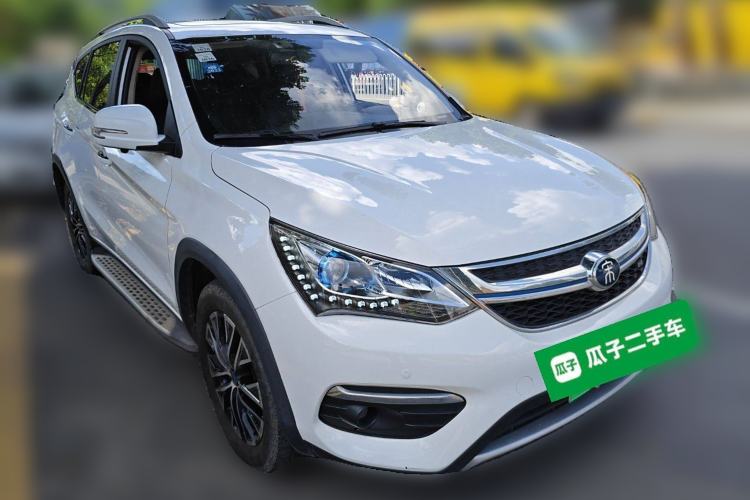 Used BYD Song New Energy 2017 Song DM 1.5TID All-Wheel Drive Luxury Model Front Right 45 Deg