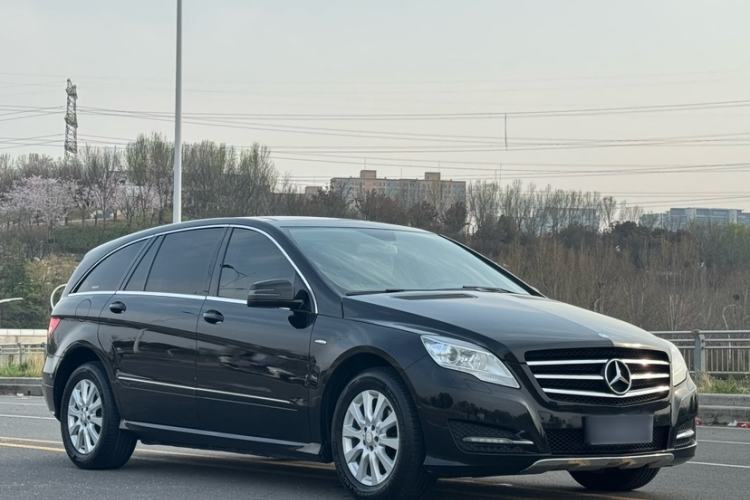 Used Mercedes-Benz R-Class 2017 R 320 4MATIC Business Edition Prestige Model Exterior 6