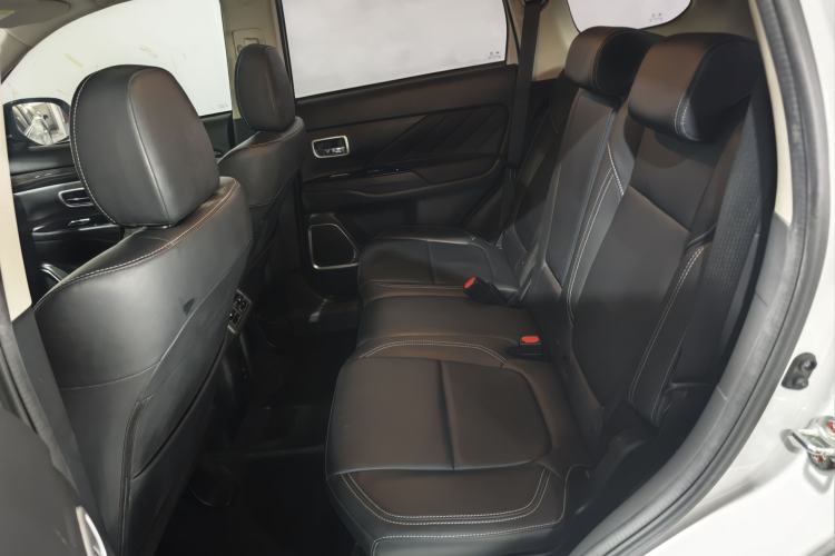 Used Mitsubishi Outlander 2020 2.0L Two-Wheel Drive Enjoyment Version 5 Seats
