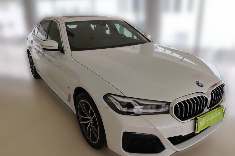 Used BMW 5 Series 2022 Second Facelift 525Li M Sport Package Front Right 45 Deg