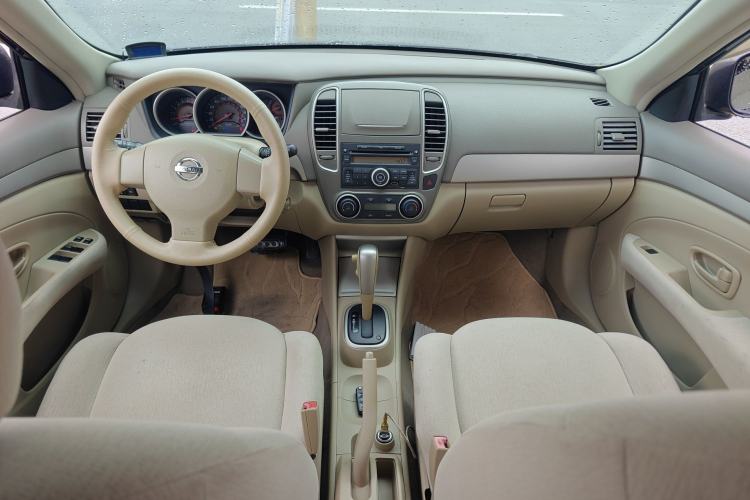 Used Nissan Sylphy 2012 Classic 1.6XE Automatic Comfort Edition Center Console