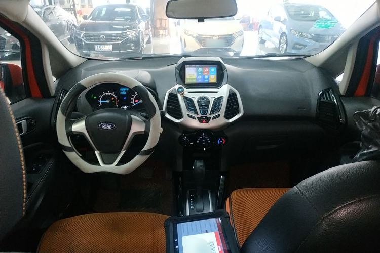 Used Ford EcoSport 2013 1.5L Automatic Fashion Model Center Console