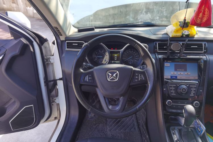 Used JMC Yusheng S330 2016 1.5L GTDi Automatic Two-Wheel Drive Prestige Edition
