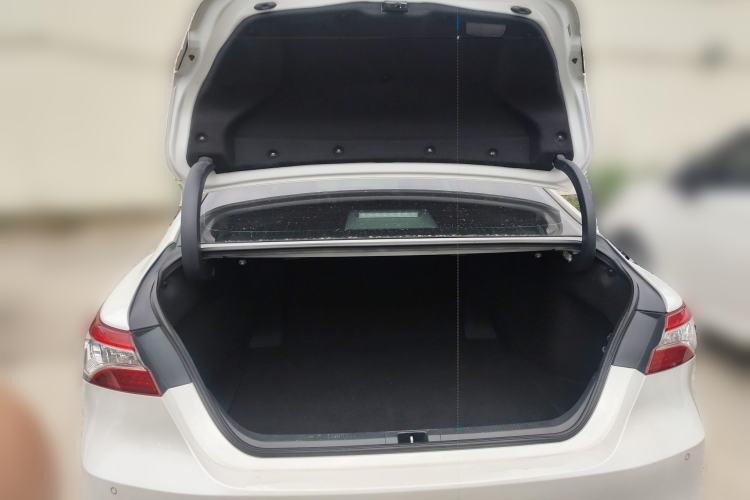 Used Toyota Camry 2021 2.0G Luxury Edition
