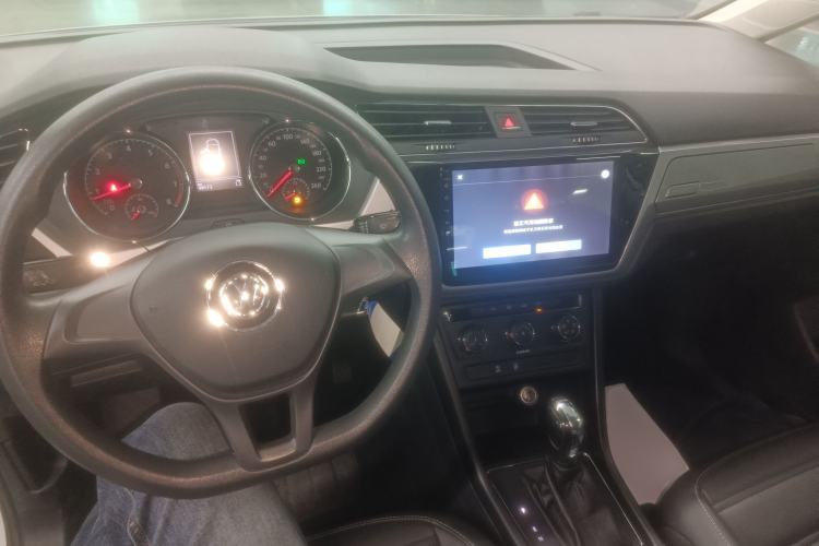 Used Volkswagen Touran 2018 Volkswagen Touran L 280TSI DSG Style Edition 7 Seats China V Emission Standard Center Console