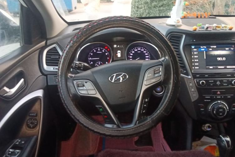 Used Hyundai Santa Fe 2017 2.0T Automatic All-Wheel Drive Smart 7-Seater
