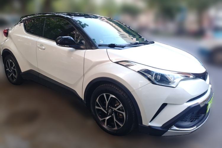 Used Toyota C-HR 2020 2.0L Leading Edition Front Right 45 Deg