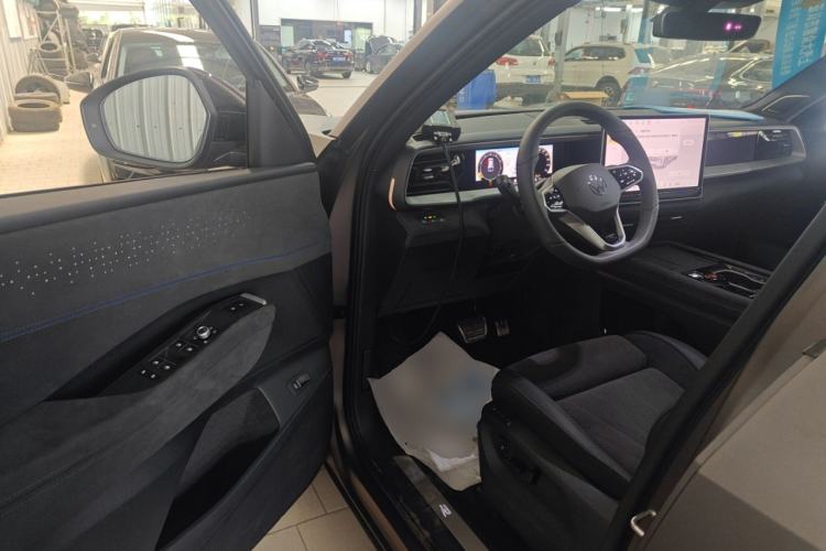 Used Volkswagen Teramont 2025 Tiguan Pro 450TSI Four-Wheel Drive Summit Edition
