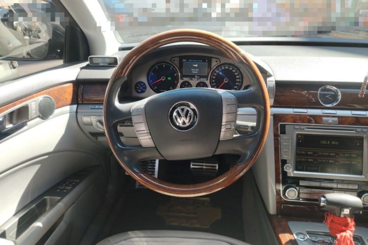 Used Volkswagen Phaeton 2011 3.6L V6 5-Seater Extended Comfort Version
