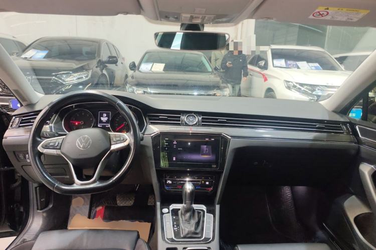 Used Volkswagen Magotan 2020 330TSI DSG Leading Model Center Console