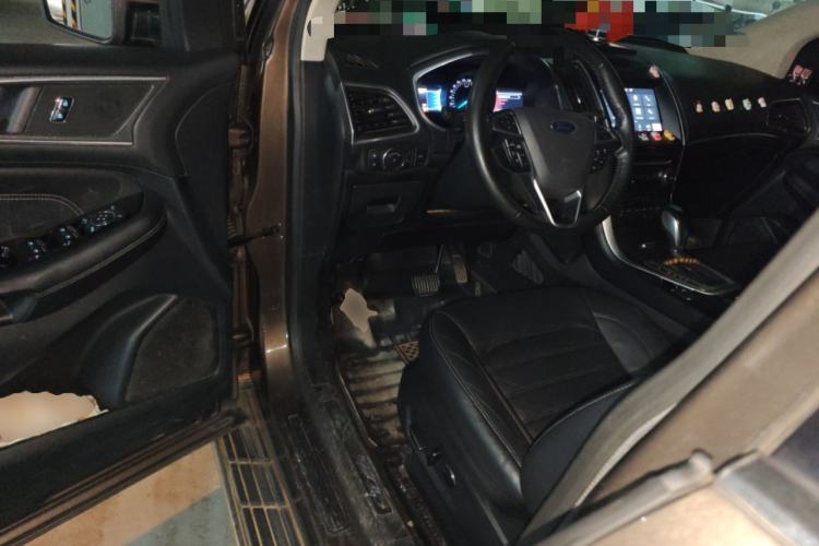 Used Ford Edge 2016 EcoBoost 245 Four-Wheel Drive Titanium Edition 7-Seater Driver Seat