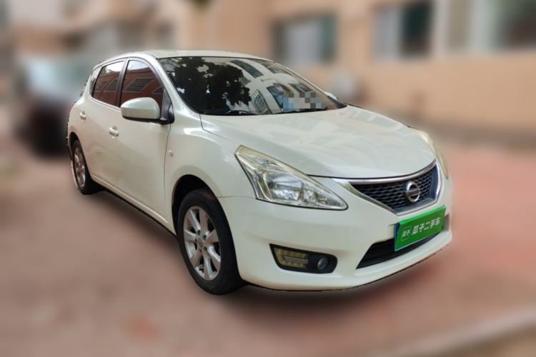 Used Nissan Tiida 2011 1.6L CVT Smart Version Front Right 45 Deg