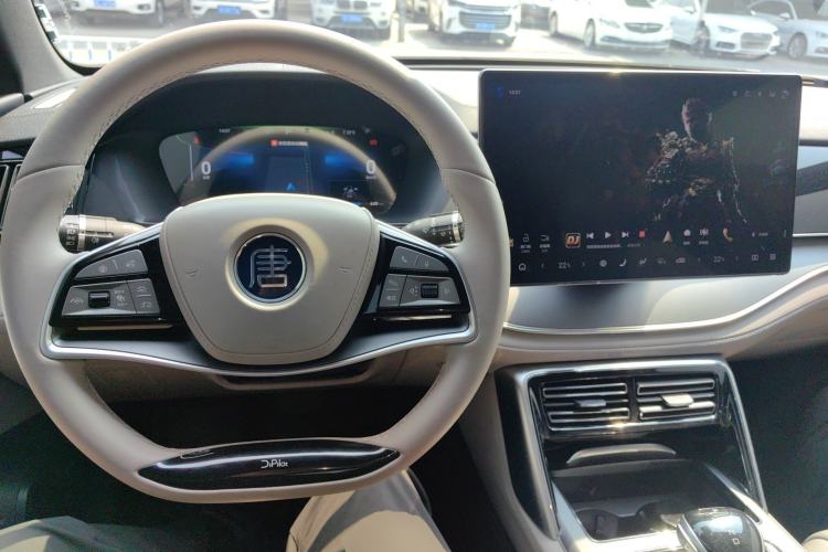 Used BYD Tang New Energy 2024 DM-i Glory Edition 112KM Prestige Model Center Console