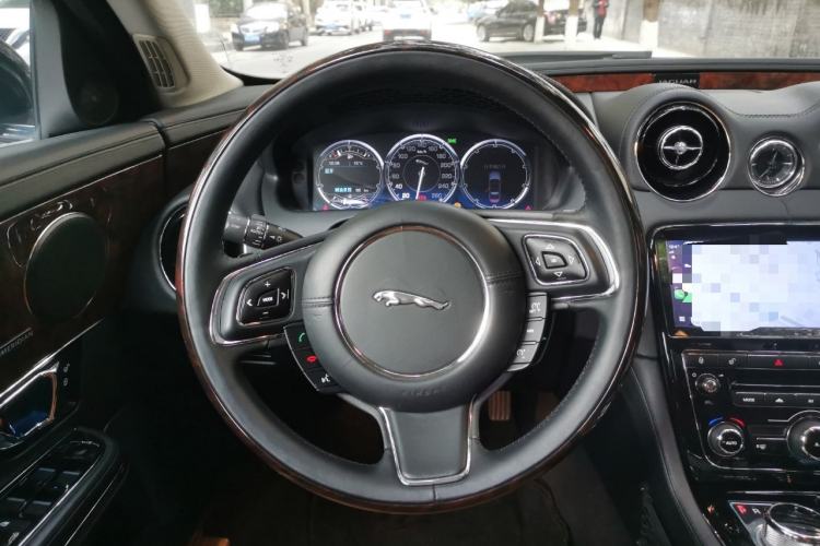 Used Jaguar XJ 2015 XJL 3.0 SC Four-Wheel Drive Luxury Business Edition Steering Wheel