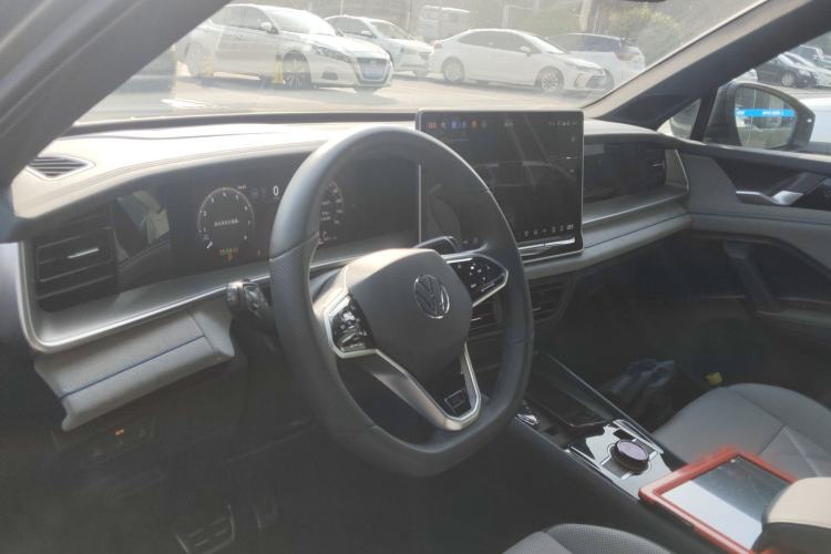 Used Volkswagen Tayron 2025 Tiguan L 380TSI 4Motion Luxury Easy Package