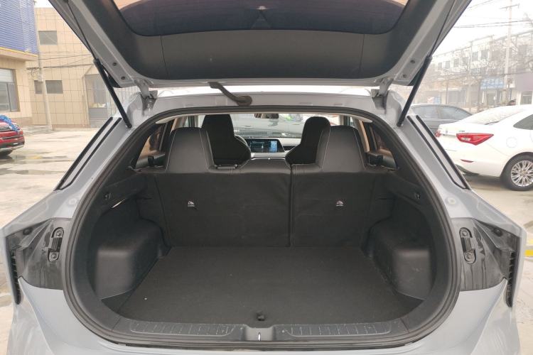 Used Venucia V 2021 260T Idol Edition
