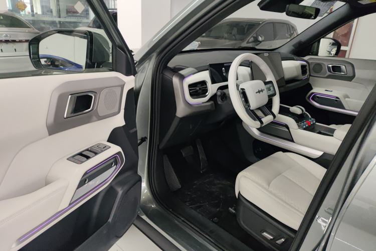 Used Formula Leopard Titanium 3 2025 501 km Range Rear-Wheel Drive Intelligent Driving Max Edition