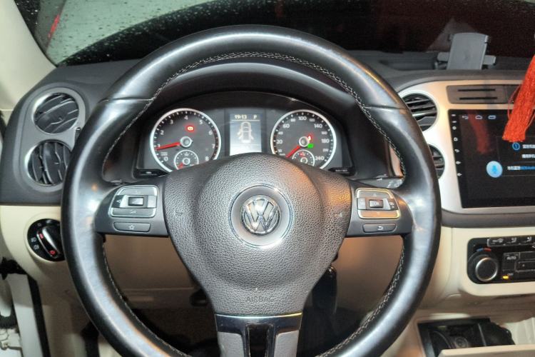 Used Volkswagen Tiguan 2012 1.8TSI Automatic Two-Wheel Drive Trend Edition Steering Wheel