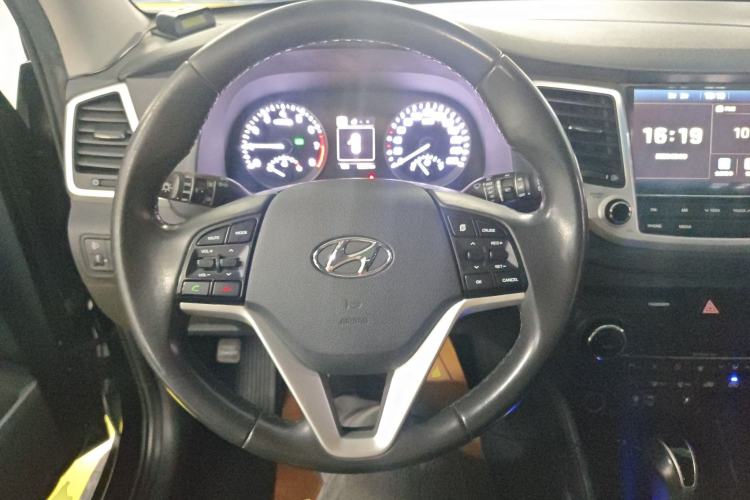 Used Hyundai Tucson 2015 1.6T Dual-Clutch Two-Wheel-Drive Smart Model

