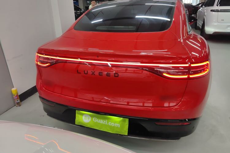 Used Hima Luxeed S7 2025 785 km Ultra