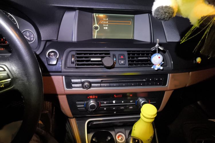 Used BMW 5 Series 2014 520Li Elegant Model
