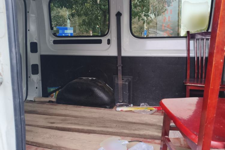 Used SAIC MAXUS Xintu V90 2020 2.0T Manual Yunjie Version Front-Wheel Drive with Single Rear Tire Short Wheelbase Mid-Height Design 6-Seater