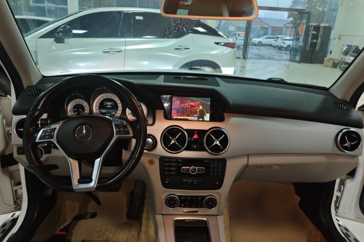 Used Mercedes-Benz GLK-Class 2015 GLK 300 4MATIC Fashion Edition Ultimate Version
