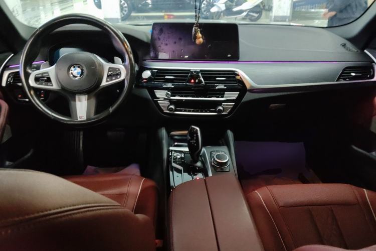 Used BMW 5 Series 2022 Restyled 530Li Leading Edition M Sport Package Center Console