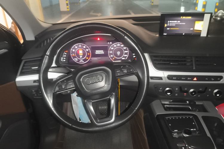 Used Audi Q7 2018 40 TFSI Comfort Model