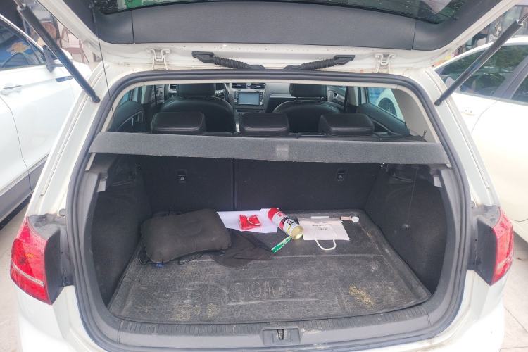 Used Volkswagen Golf 2016 230TSI Automatic Luxury Version Trunk