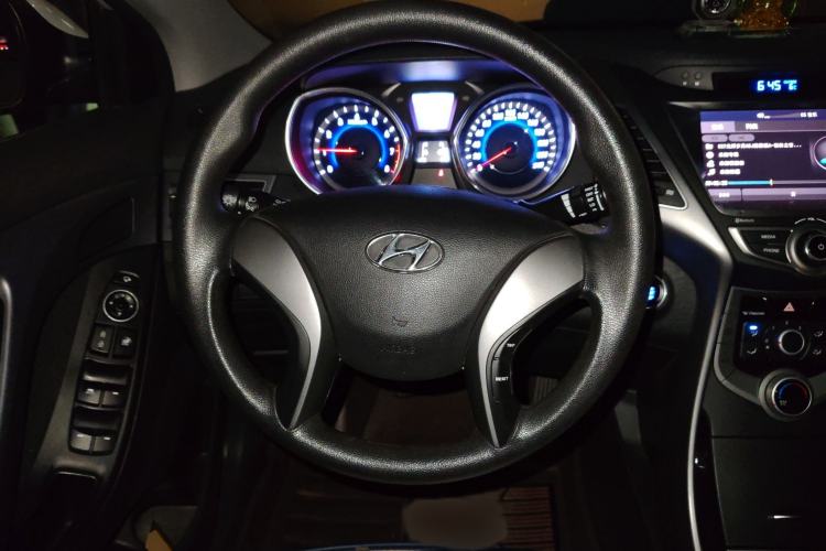 Used Hyundai Elantra (5th Generation / Langdong) 2016 1.6L Manual Luxury Model Steering Wheel