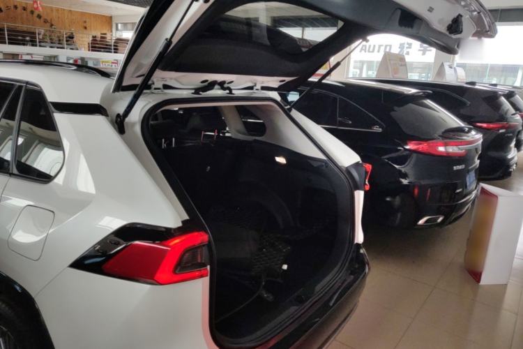 Used Toyota Wildlander 2024 Dual-Motor 2.5L E-CVT Two-Wheel Drive Luxury PLUS Edition Trunk