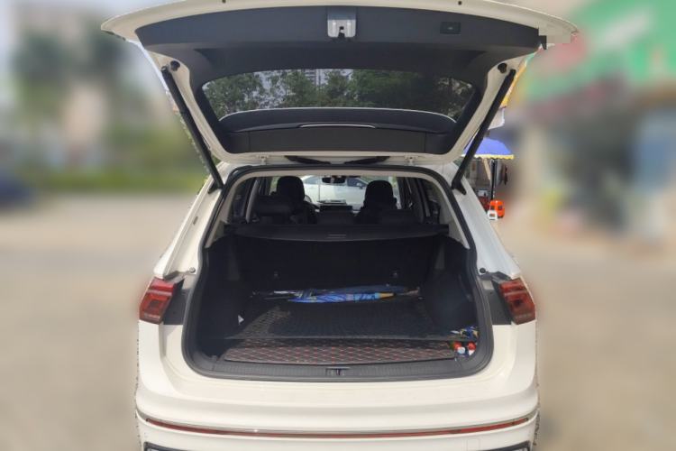 Used Volkswagen Tiguan L 2022 330TSI Automatic Two-Wheel Drive R-Line Enhanced Edition Trunk