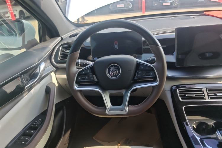 Used BYD Qin PLUS 2023 Champion Edition EV 420KM Leading Model Steering Wheel