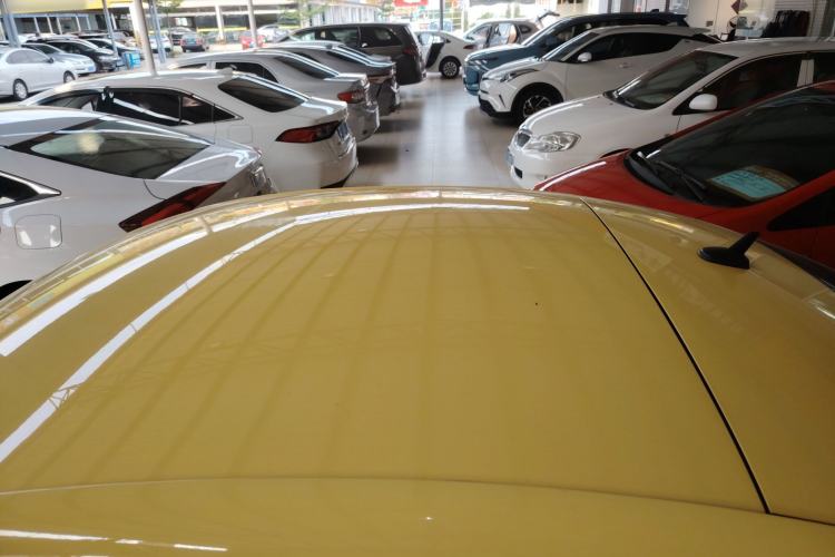 Used Volkswagen Beetle 2015 180TSI model Roof