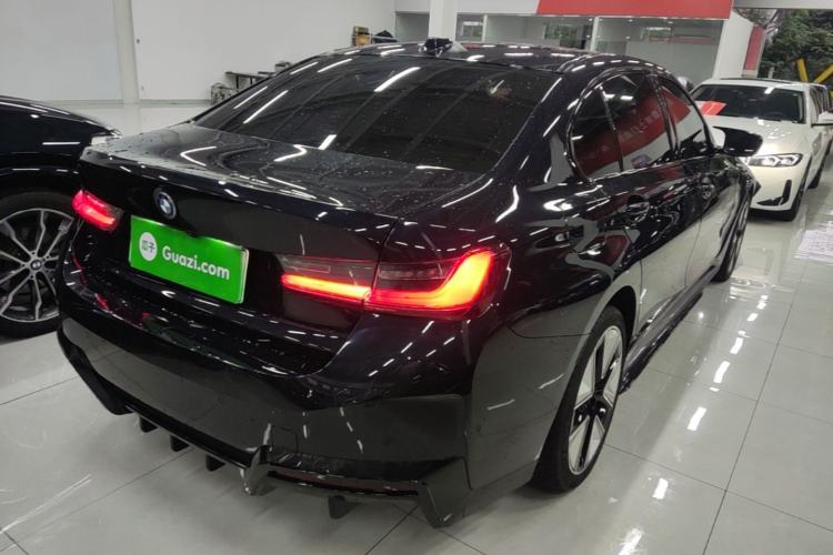 Used BMW i3 2023 eDrive 40 L Midnight Sports Package
