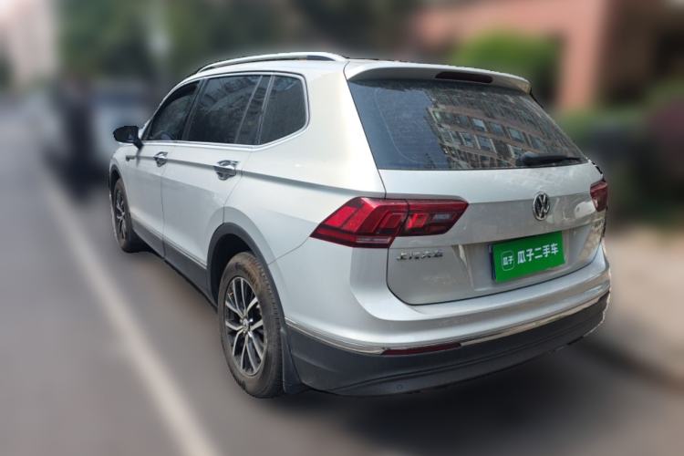 Used Volkswagen Tiguan L 2018 330TSI Automatic Two-Wheel Drive Luxury Edition Rear Left 45 Deg