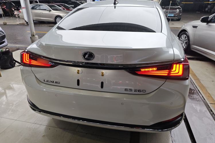 Used Lexus ES 2020 260 Excellence Edition
