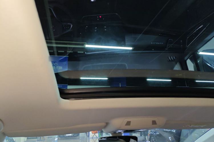 Used Volkswagen Viloran 2024 330TSI Luxury Edition
