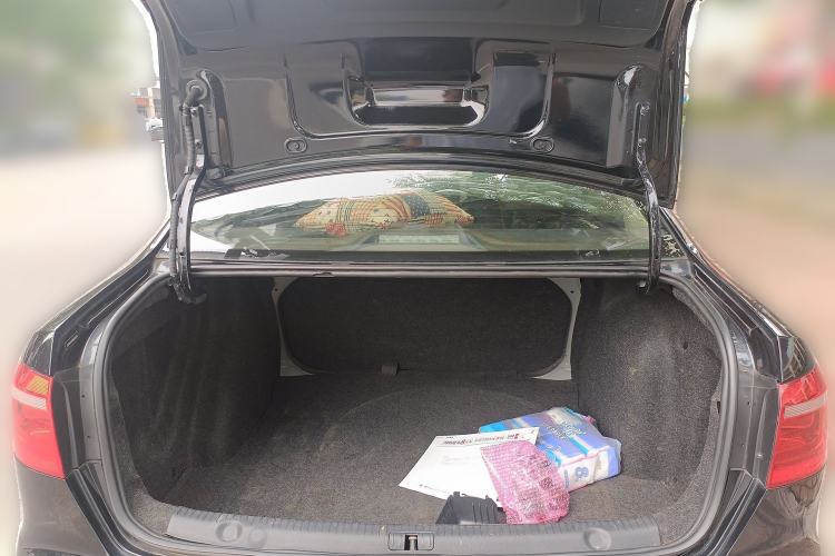 Used Volkswagen Lavida 2013 1.6L Manual Fashion Edition
