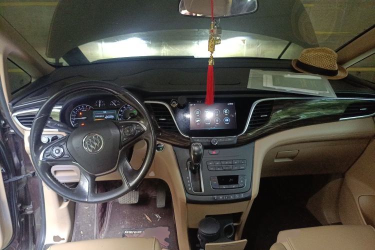 Used Buick GL8 2017 ES 28T Premium Version China V Standard Center Console