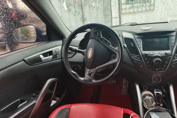 Used Hyundai Veloster 2012 1.6T Automatic Luxury Edition Steering Wheel