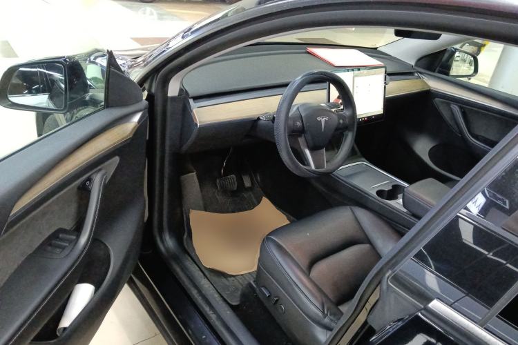 Used Tesla Model Y 2021 Standard Range Rear-Wheel Drive Version