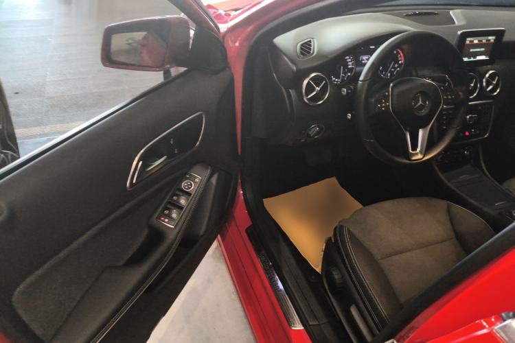 Used Mercedes-Benz A-Class 2015 A 180 Driver Seat