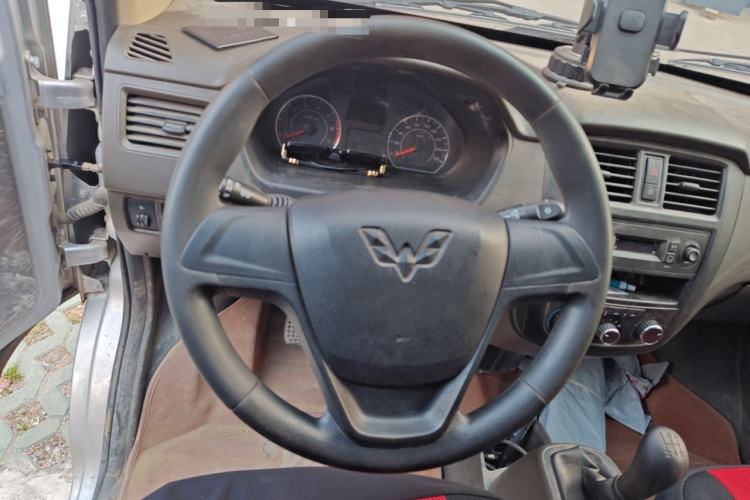 Used Wuling Rongguang S 2023 1.5L Basic Enclosed-Window Vehicle 2 Seats