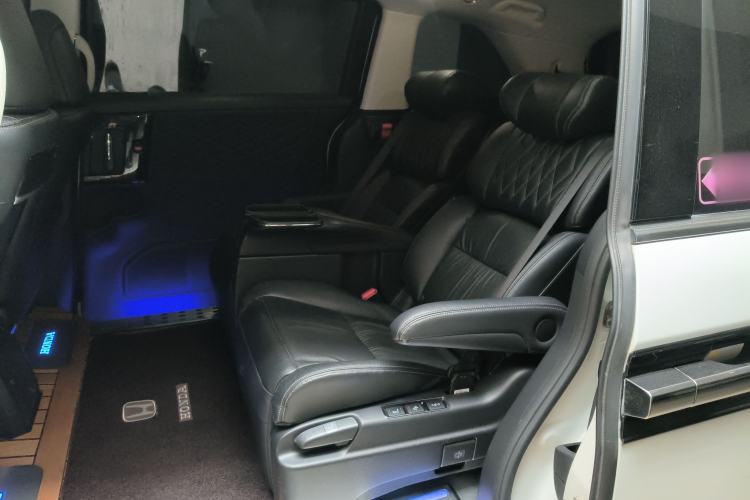 Used Honda Elysion 2019 2.0L Hybrid Luxury Edition
