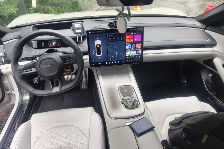 Used Xiaomi Auto SU7 2024 Four-Wheel Drive Ultra-Long Range Advanced Intelligent Driving Max Edition Center Console