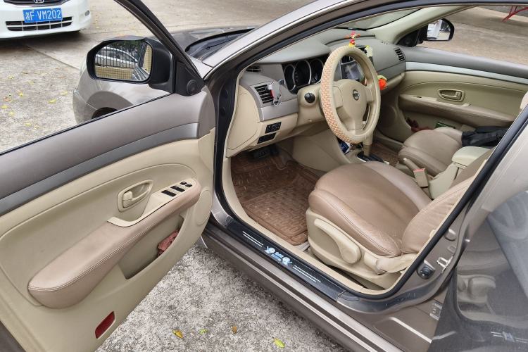 Used Nissan Sylphy 2012 Classic 1.6XE Automatic Comfort Edition Driver Seat