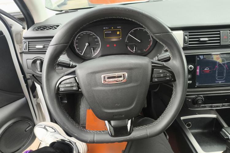Used Qoros 3 2016 Urban SUV 1.6T Automatic Zhiyue Model Steering Wheel