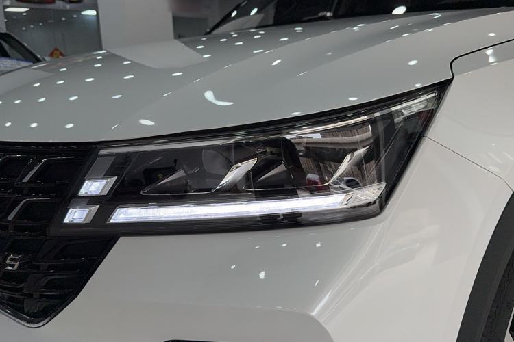 Used Wuling Alvez 2022 1.5T CVT Trendy & Cool Edition